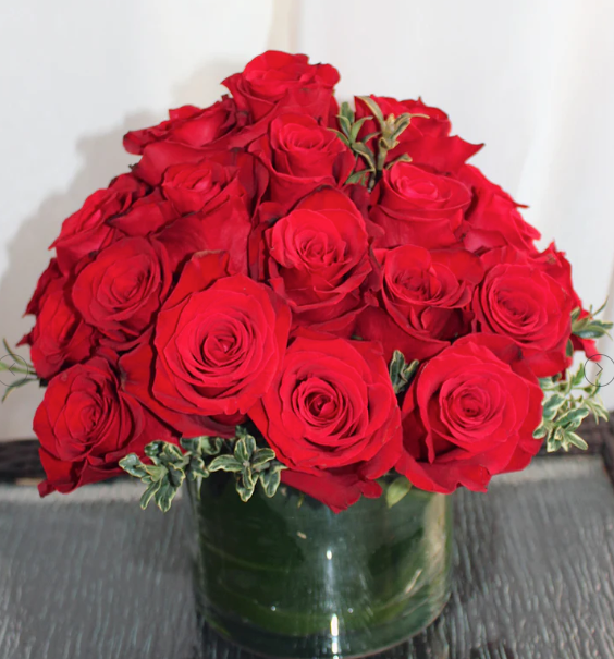 Flowers that Hold Meaning: A Personalized Anniversary Arrangement