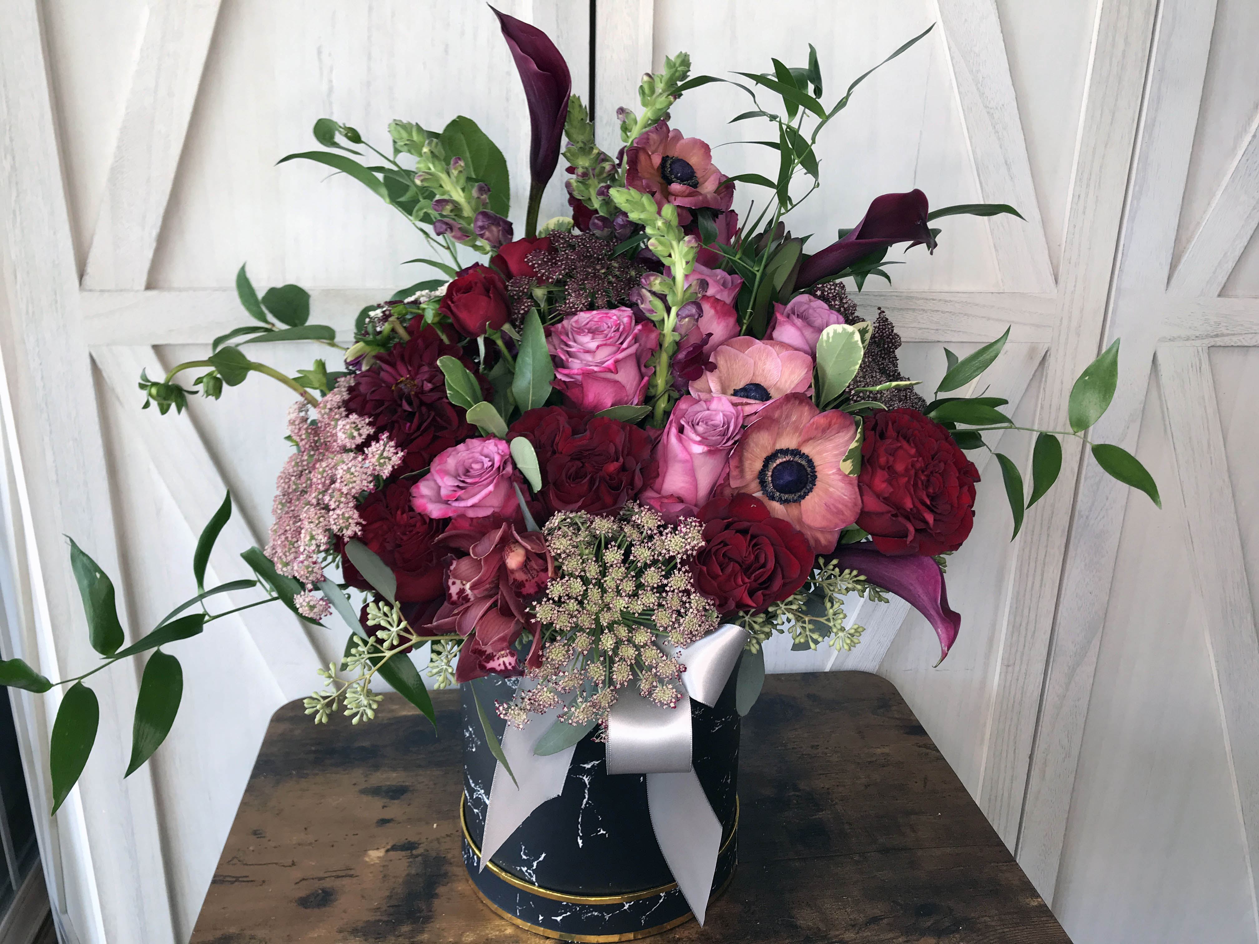 Roses in a Hat Box – Lia's Floral Designs