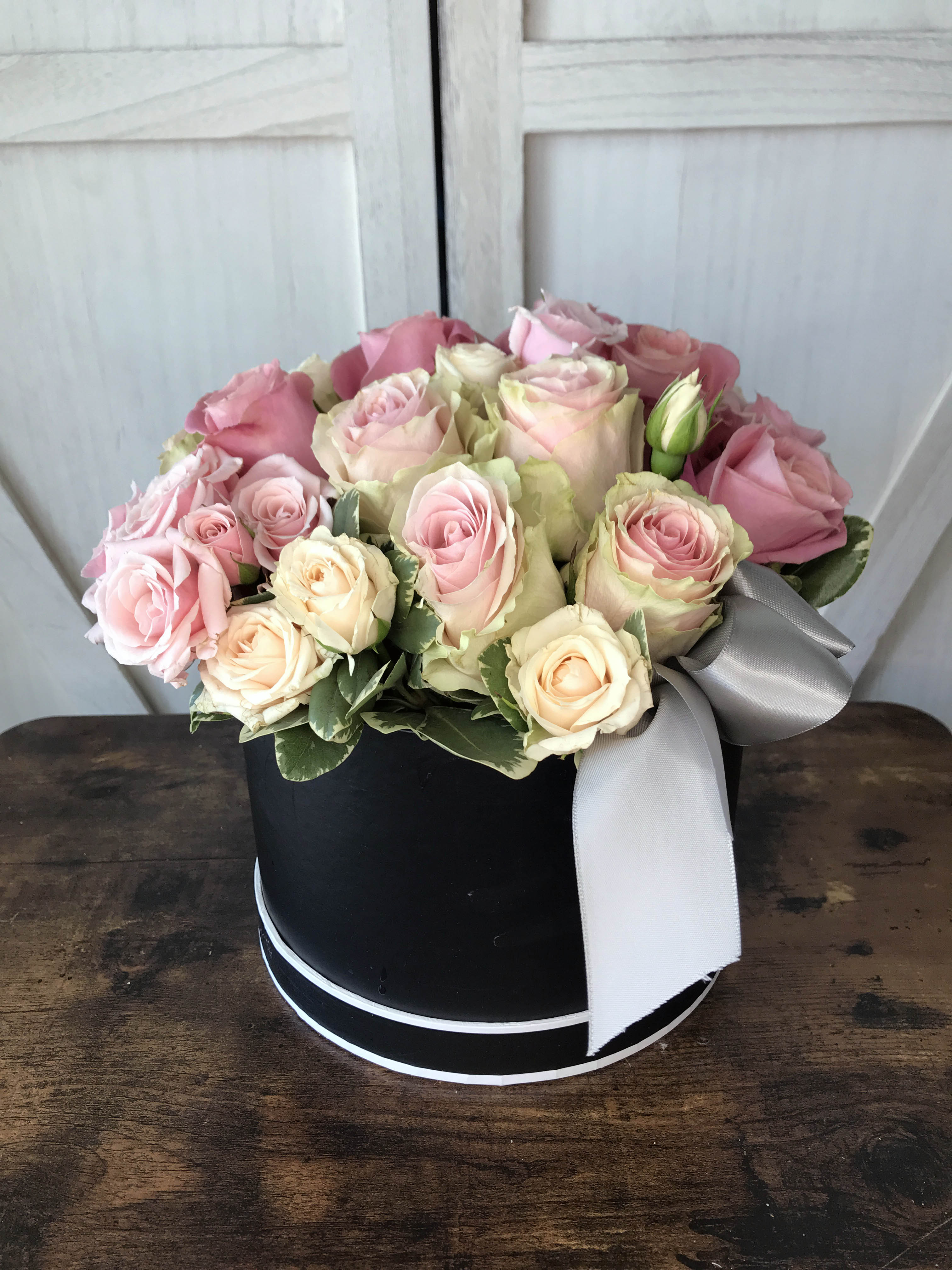 Roses in a Hat Box – Lia's Floral Designs